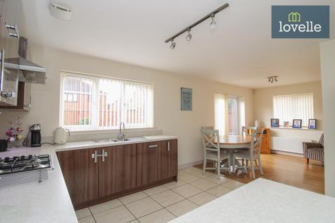 32 Gloria Way, Grimsby, DN37 9SW