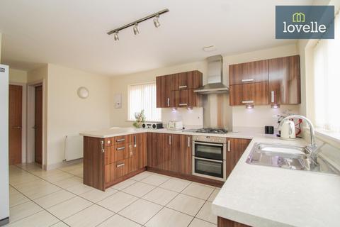 32 Gloria Way, Grimsby, DN37 9SW