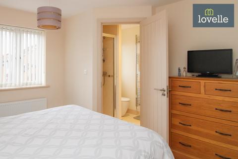 32 Gloria Way, Grimsby, DN37 9SW