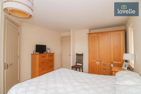 32 Gloria Way, Grimsby, DN37 9SW