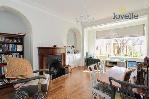 37 Park Drive, Grimsby, DN32 0EG