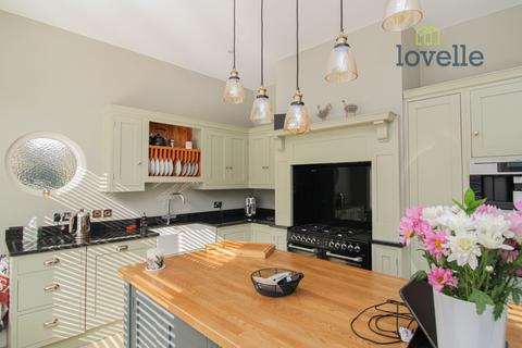 37 Park Drive, Grimsby, DN32 0EG