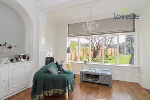 37 Park Drive, Grimsby, DN32 0EG