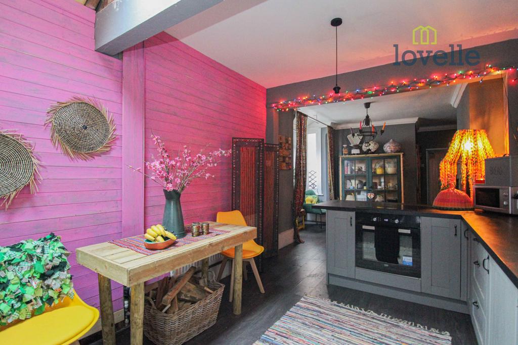 St. Augustine Avenue, Grimsby DN32 4 bed terraced house for sale £159,950