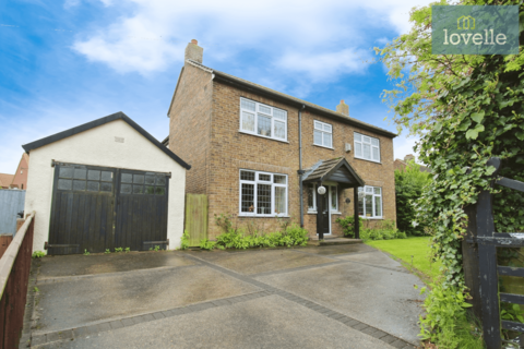 4 bedroom detached house for sale, Station Road, Stallingborough DN41