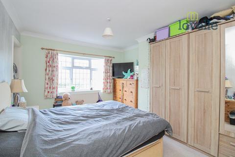 50 Station Road, Stallingborough, Grimsby, DN41 8AX