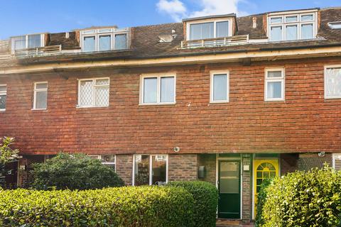 65 Ambergate Street, London, SE17 3RZ