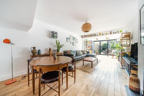 65 Ambergate Street, London, SE17 3RZ
