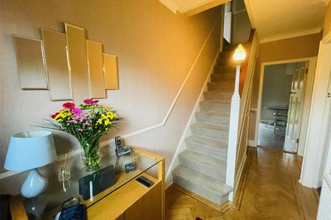 34 Ashridge Crescent, London, SE18 3EB