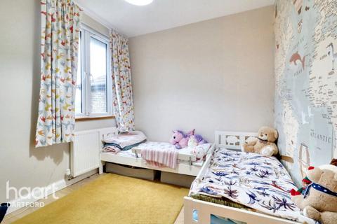 11 Moat Lane, Erith, DA8 2NG