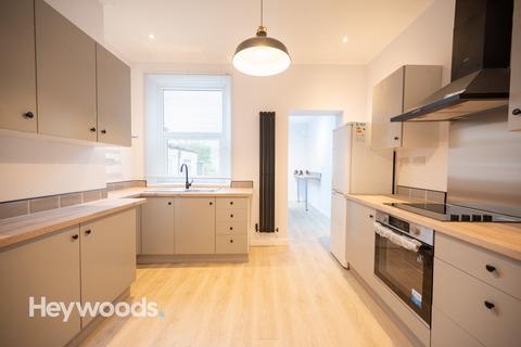 2 bedroom terraced house to rent, London Road, Trent Vale, Stoke-on-Trent ST4