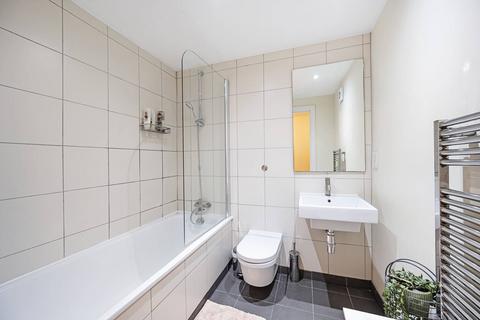 1 bedroom flat to rent, High Timber Street, City, London, EC4V