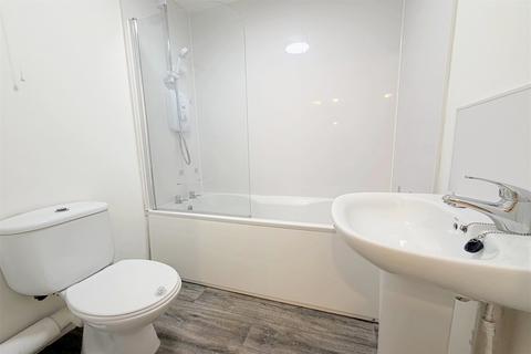 4 bedroom flat to rent, Bournemouth