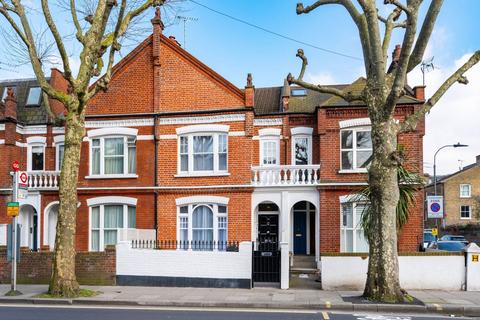 5 bedroom semi-detached house to rent, Wandsworth Bridge Road, Peterborough Estate, London, SW6
