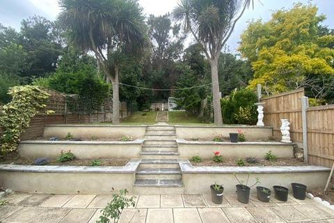 50 Valley Drive, Gravesend, DA12 5RS