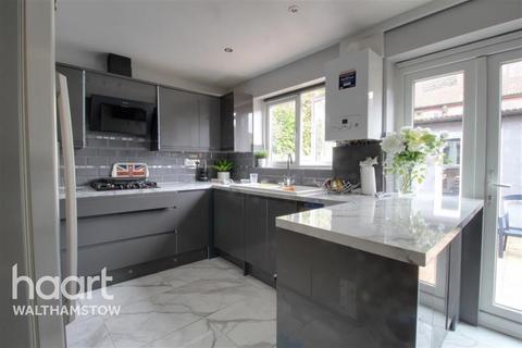 1 bedroom in a house share to rent, Farmilo road, Walthamstow