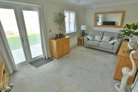 3 bedroom terraced house for sale - Farrs Avenue, Wimborne, BH21 1WS