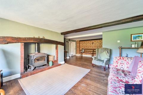6 bedroom house for sale, Church Street, Finedon, Northamptonshire, NN9