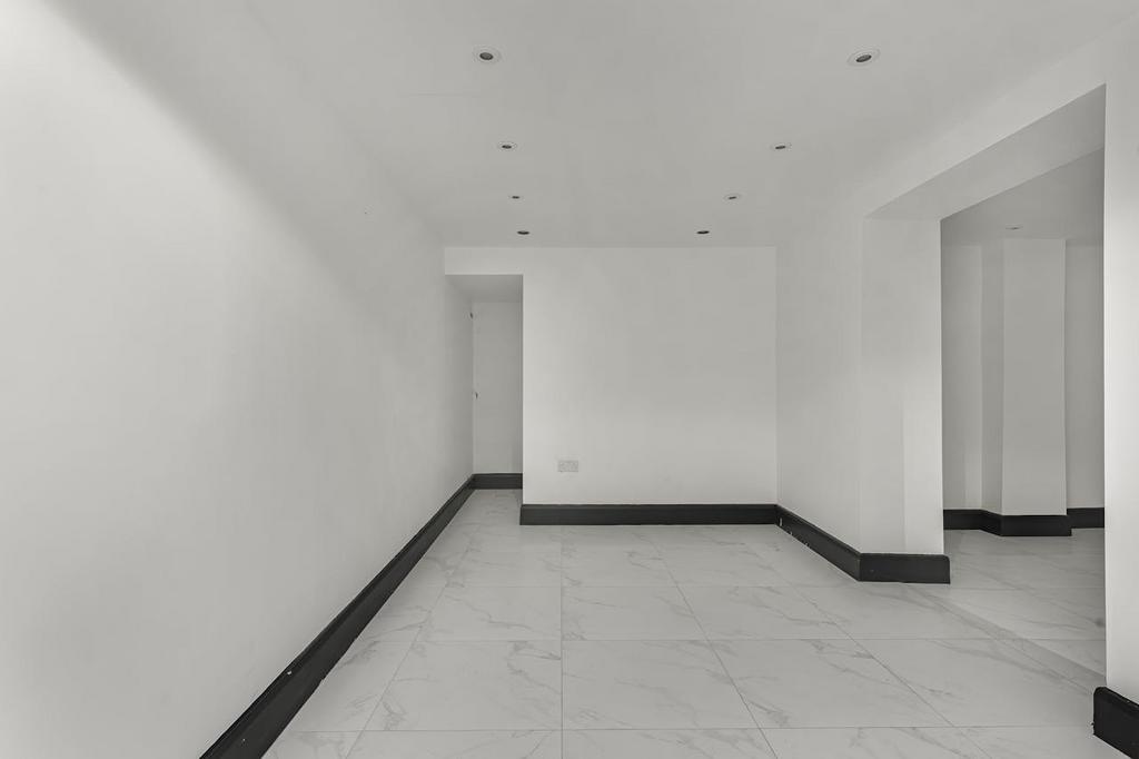 50 27775.jpg