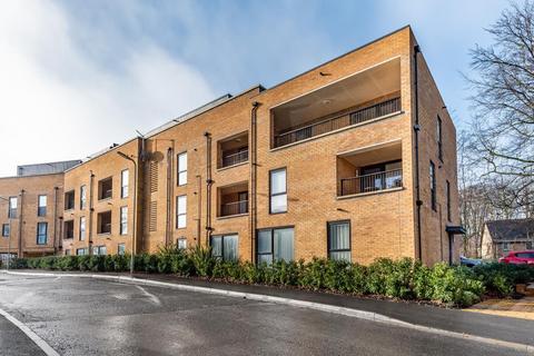 17, Locksbridge House, 1 Divot Way, Basingstoke, RG24 9YB