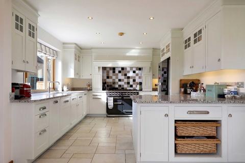 112 Chalfont Road, Seer Green, Beaconsfield, HP9 2QP