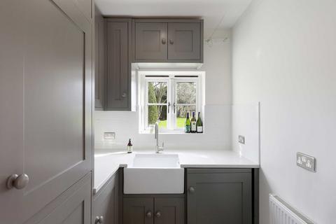 112 Chalfont Road, Seer Green, Beaconsfield, HP9 2QP