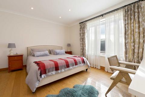 112 Chalfont Road, Seer Green, Beaconsfield, HP9 2QP