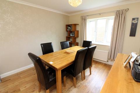 1 Addington Close, Henlow, SG16 6LX