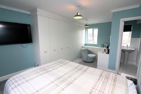 1 Addington Close, Henlow, SG16 6LX