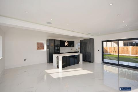 undefined, Garland Way, Emerson Park, Hornchurch, RM11