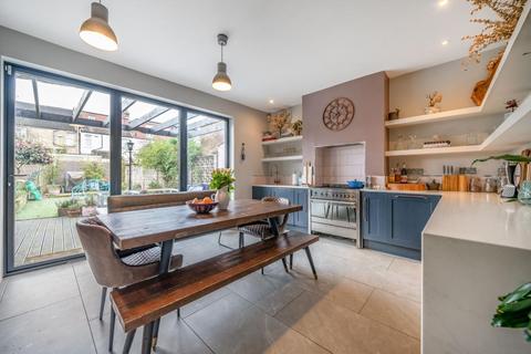 103 Caithness Road, Mitcham, CR4 2EZ