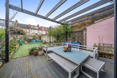 103 Caithness Road, Mitcham, CR4 2EZ