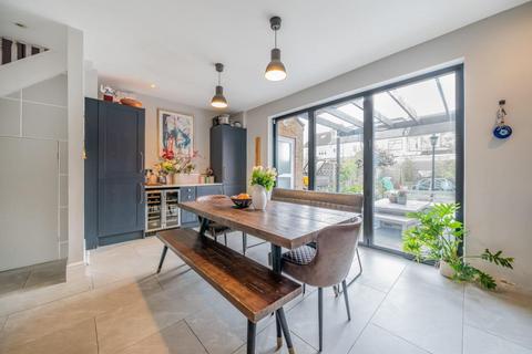 103 Caithness Road, Mitcham, CR4 2EZ