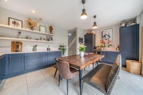 103 Caithness Road, Mitcham, CR4 2EZ
