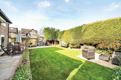 1 Hanover Drive, Chislehurst, BR7 6TA