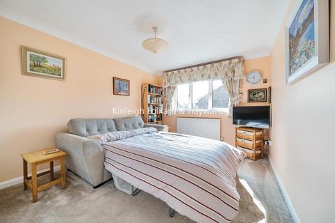 1 Hanover Drive, Chislehurst, BR7 6TA