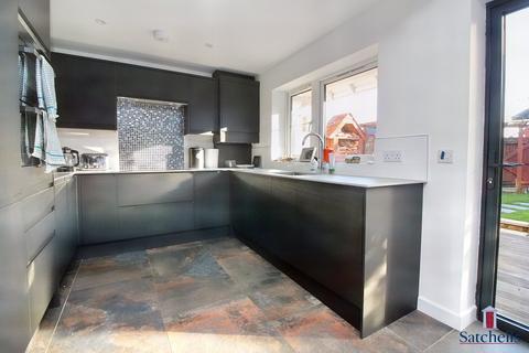 1 Hyde Close, Shefford, SG17 5FB