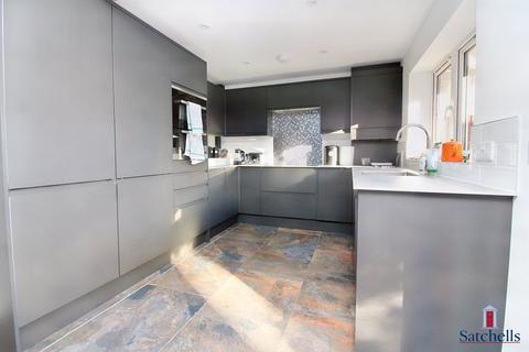 1 Hyde Close, Shefford, SG17 5FB