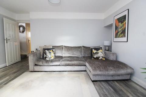 1 Avon Chase, Henlow, SG16 6HG
