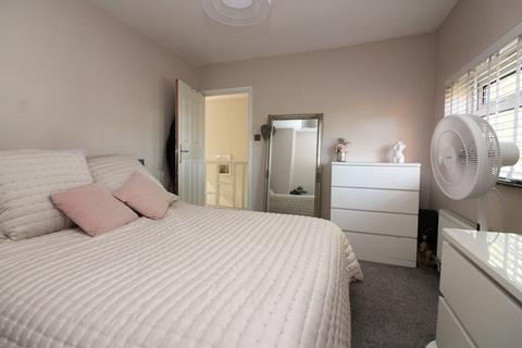 1 Avon Chase, Henlow, SG16 6HG