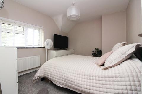 1 Avon Chase, Henlow, SG16 6HG