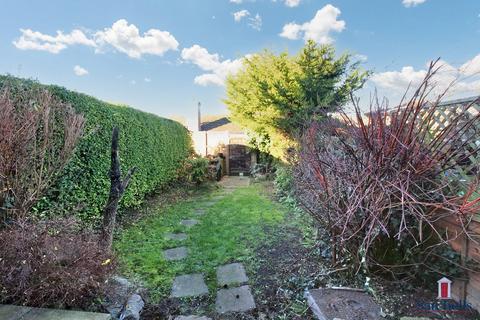 41 Hillside Road, Upper Stondon, Henlow, SG16 6LP