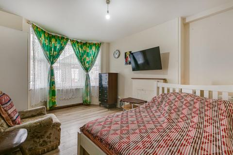33 Waltham Road, Southall, UB2 5AP