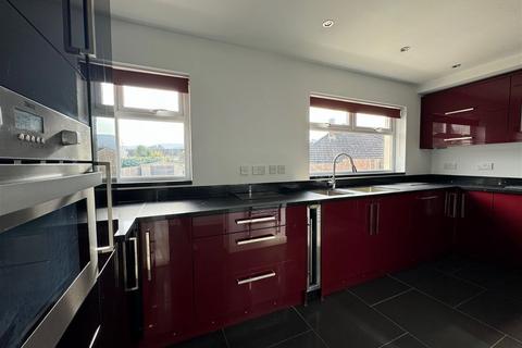 4 bedroom semi-detached house to rent - Brynau Road, Castle Park, Caerphilly, CF83 1PG
