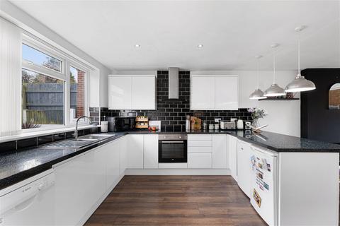5 Belper Crescent, Carlton, Nottingham, NG4 3RQ