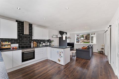 5 Belper Crescent, Carlton, Nottingham, NG4 3RQ