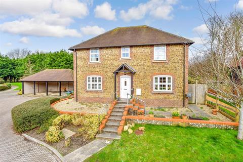 2 bedroom ground floor maisonette for sale, Newland Gardens, Arundel, West Sussex