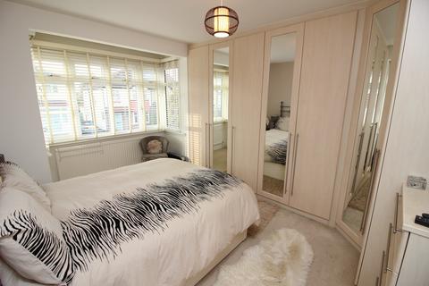 3 bedroom semi-detached house for sale, Inverness Road, Worcester Park KT4