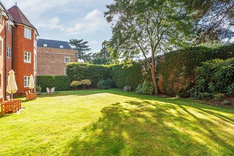 undefined, Queens Road, Weybridge, KT13
