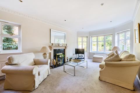 undefined, Queens Road, Weybridge, KT13